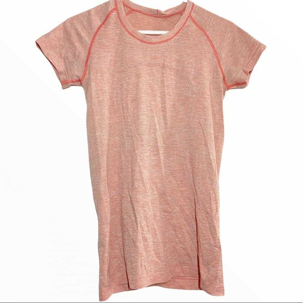 Lululemon T-shirt - image 10