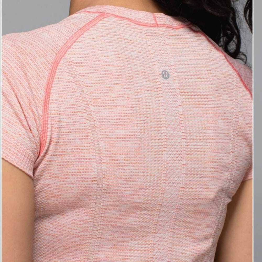 Lululemon T-shirt - image 9