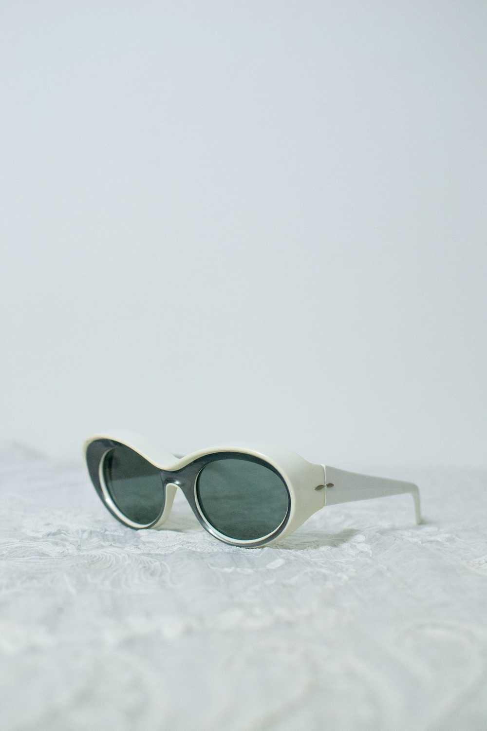 1960s Black & White Sunglasses | Foster Grant - image 5