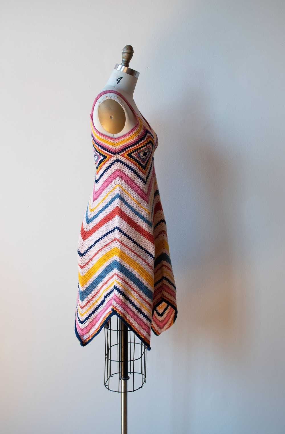 1970s Crochet Dress - image 3