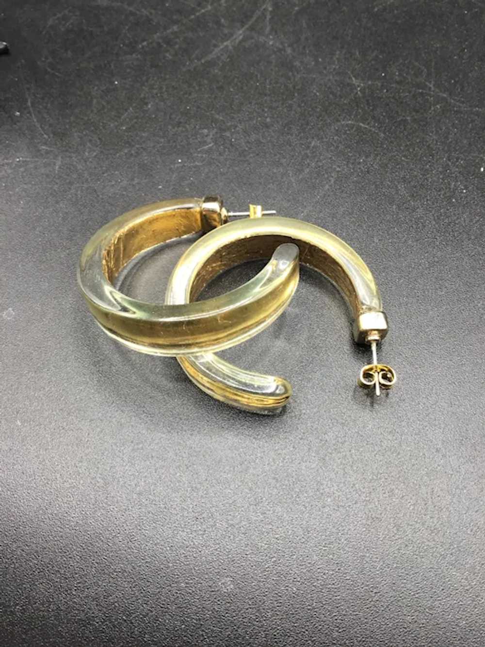 Vintage Clear & Gold Lucite Hoops Earrings Pierce… - image 2