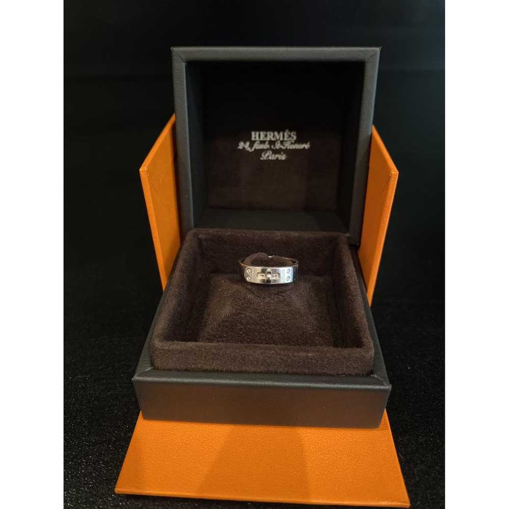 Hermès Kelly white gold ring - image 2