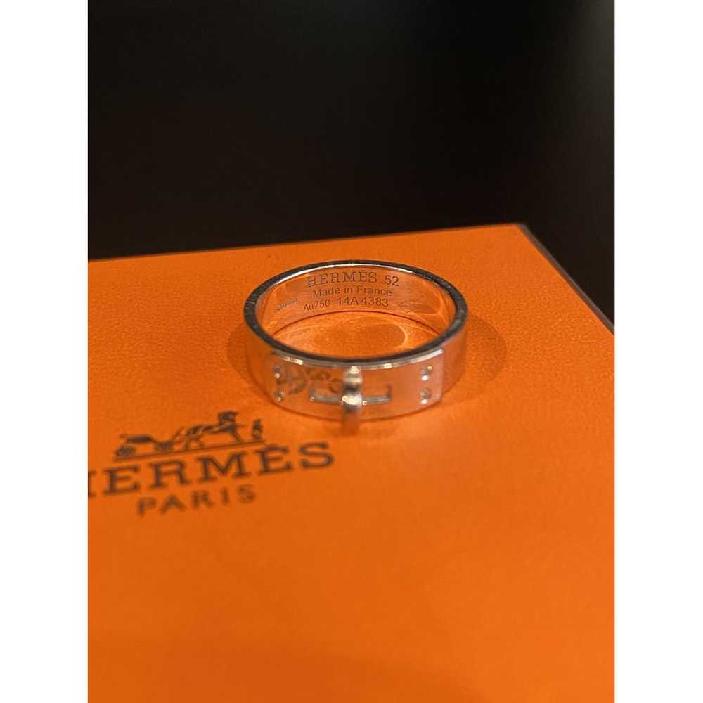 Hermès Kelly white gold ring - image 9