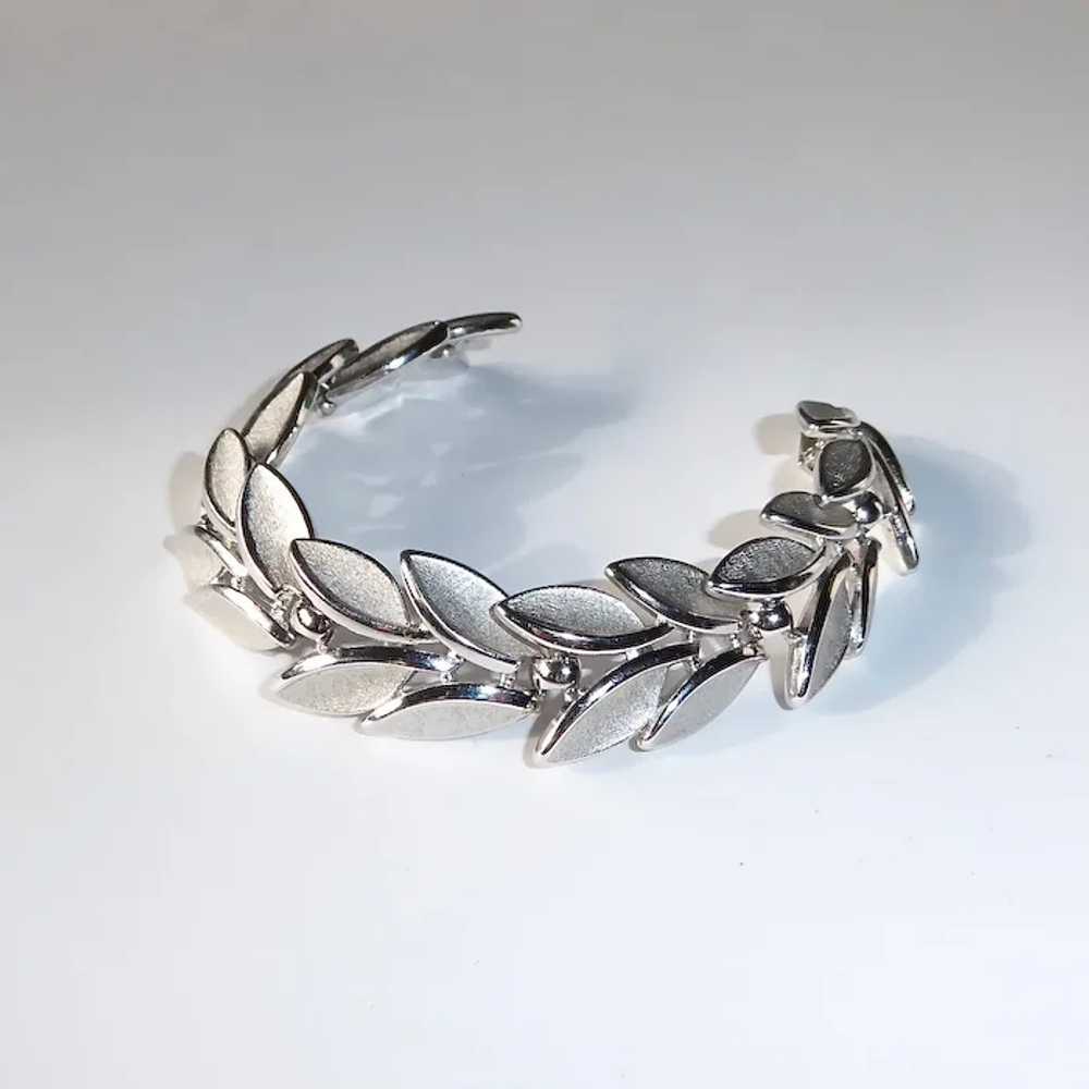 Trifari Sculptural Silver Tone Bracelet - image 8