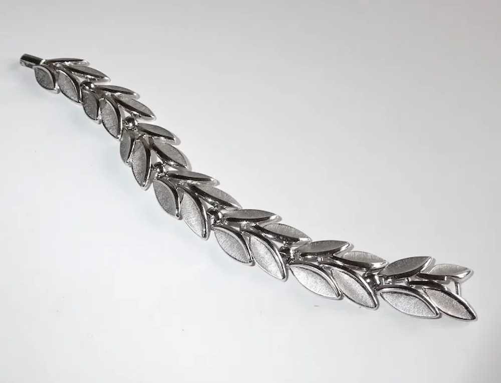 Trifari Sculptural Silver Tone Bracelet - image 9