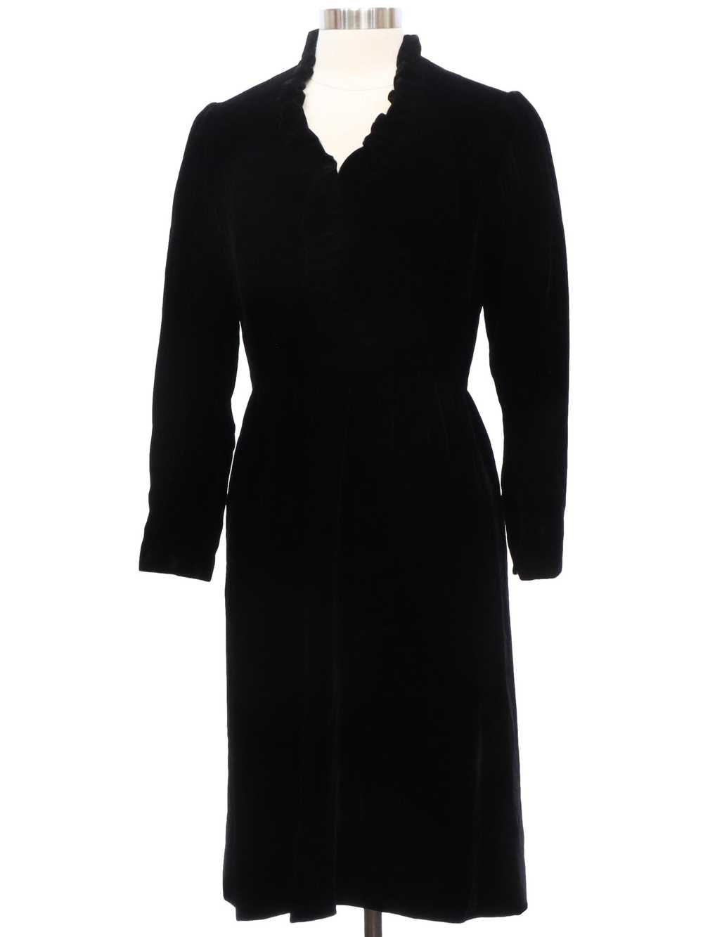 1960's Jo Ed Sophisticates Black Velvet Dress - Gem