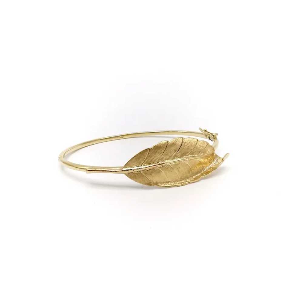 14K Gold Retro Leaf Bangle Bracelet - image 6