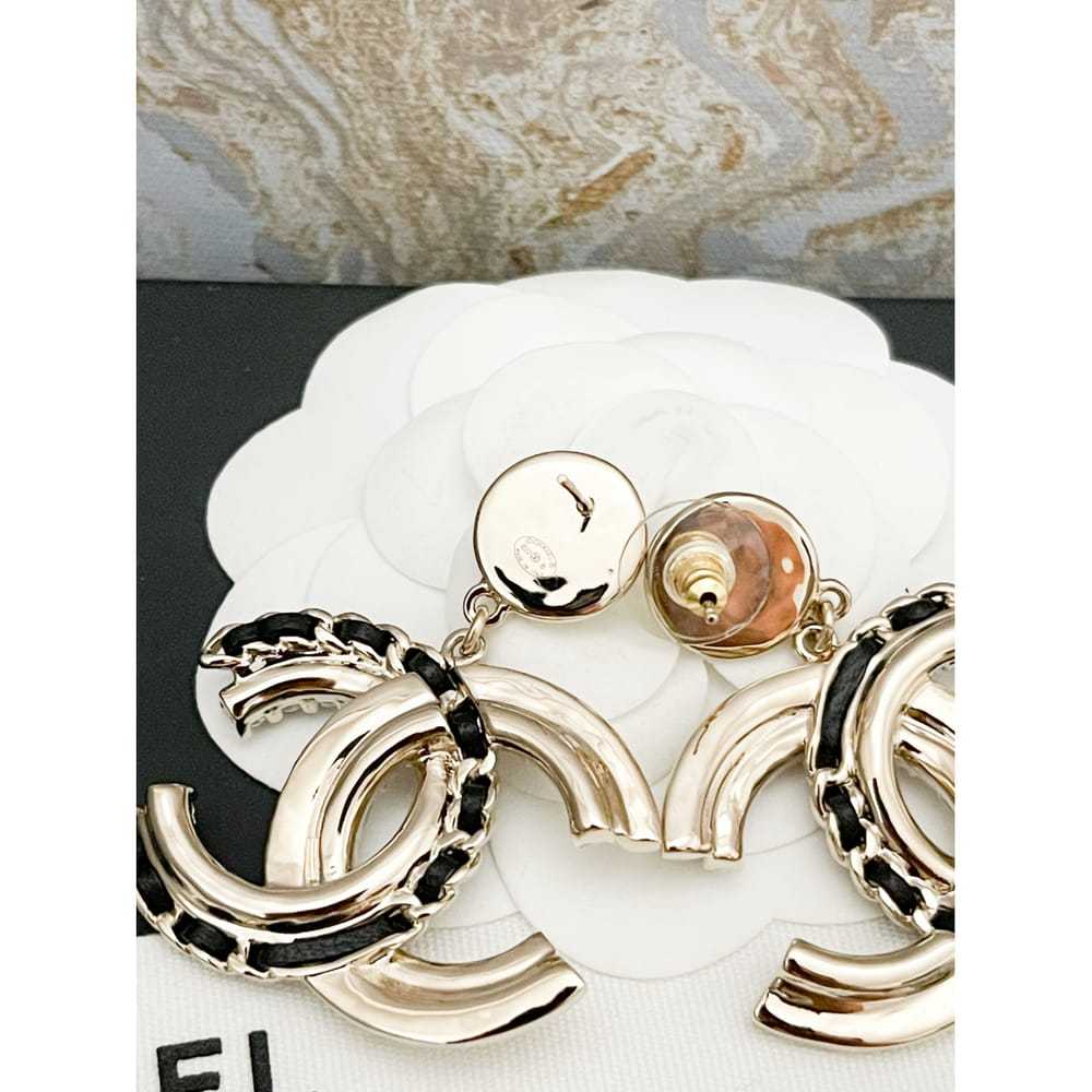 Chanel Pearl earrings - image 11