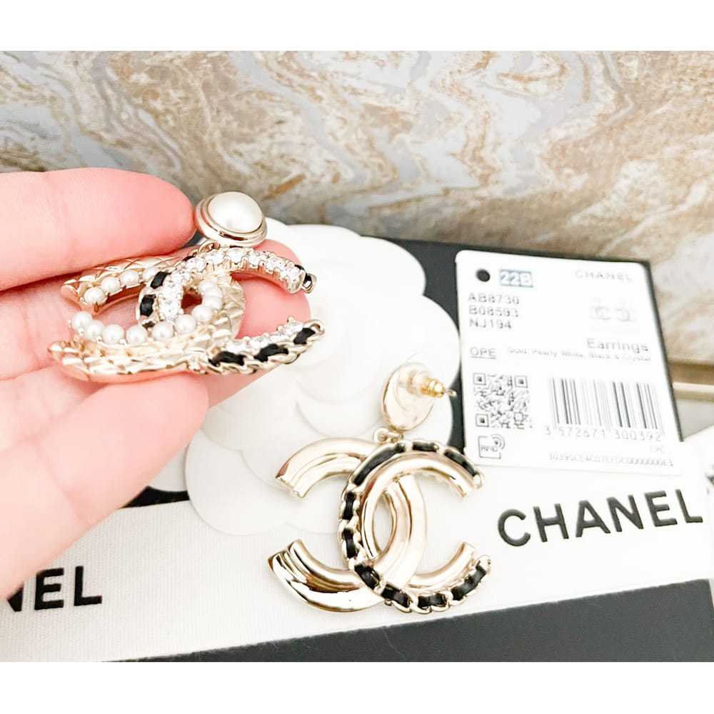 Chanel Pearl earrings - image 4