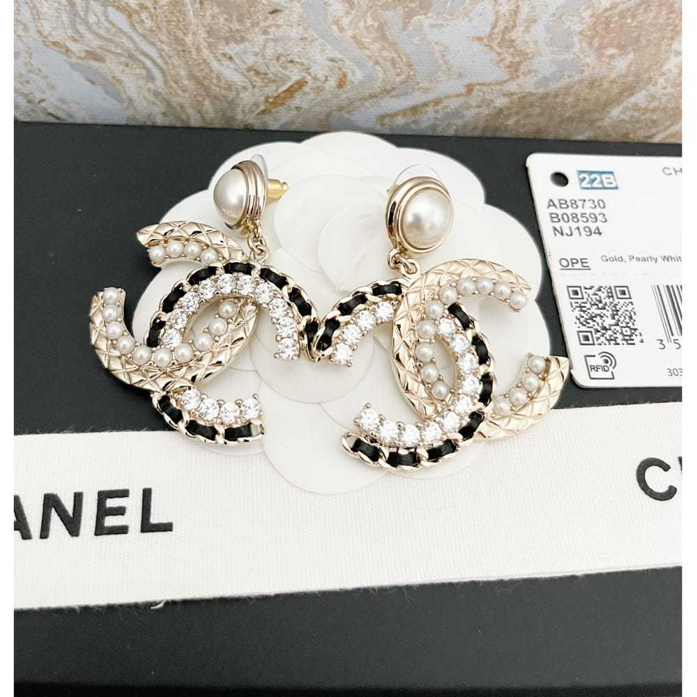 Chanel Pearl earrings - image 7