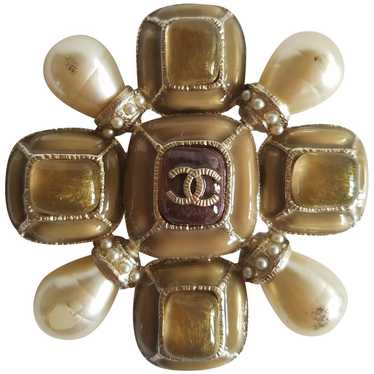 Chanel Pearl pin & brooche - image 1