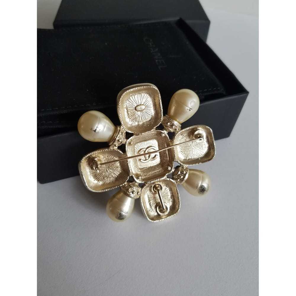 Chanel Pearl pin & brooche - image 6
