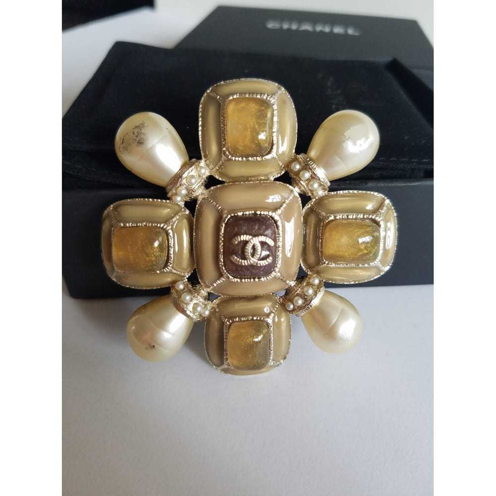 Chanel Pearl pin & brooche - image 8
