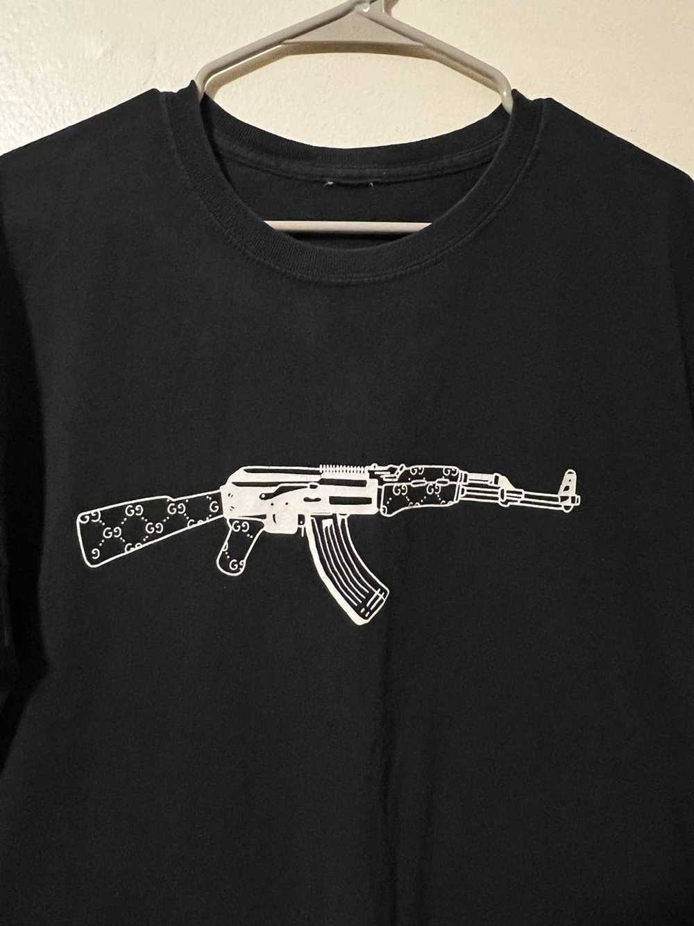 Streetwear × Vintage Gucci Gun T-shirt - image 1