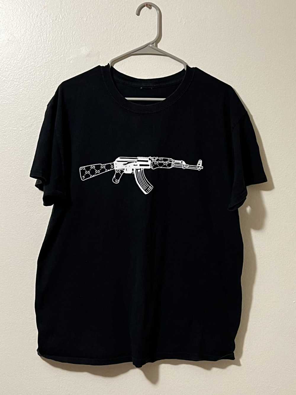 Streetwear × Vintage Gucci Gun T-shirt - image 2