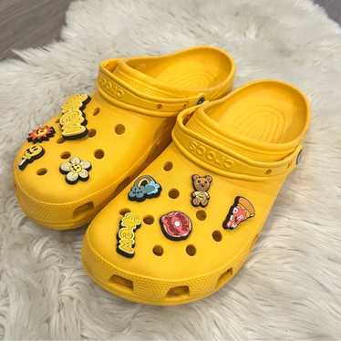 https://img.gem.app/555101409/1t/1695117825/drew-house-drew-house-justin-bieber-crocs.jpg