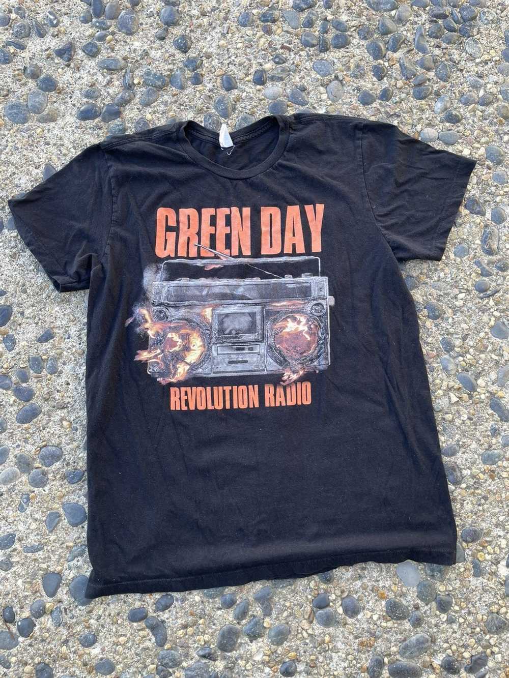 Band Tees Green Day Revolution Radio Shirt Size L… - image 1