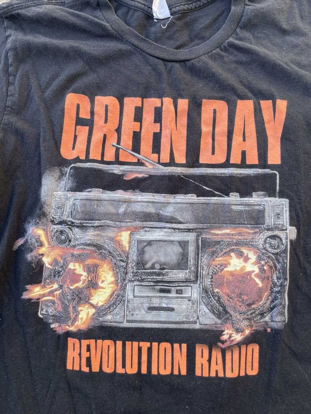 Band Tees Green Day Revolution Radio Shirt Size L… - image 3