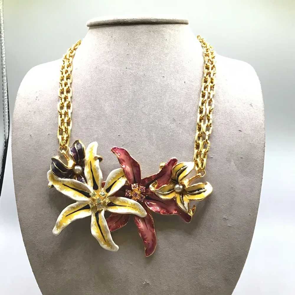 KJL Lilies Necklace Enamel Over Gold Tone Gorg St… - image 5