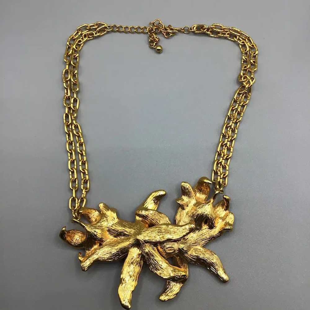 KJL Lilies Necklace Enamel Over Gold Tone Gorg St… - image 9