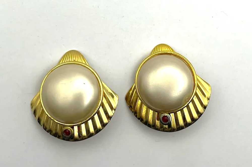 Goldtone Seashell Clip On Earrings with Faux Pear… - image 10