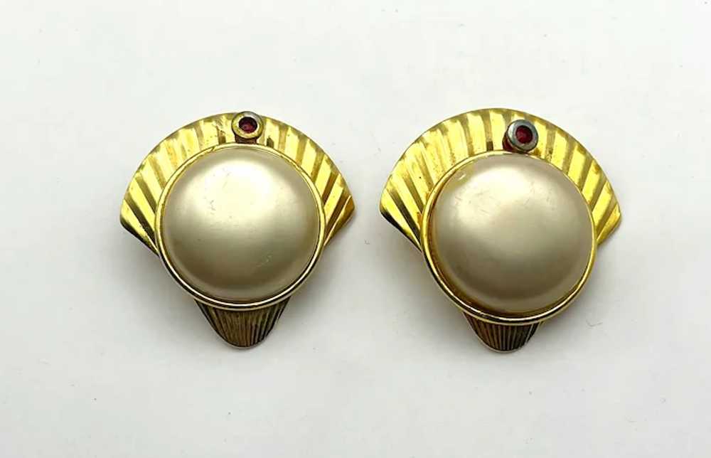 Goldtone Seashell Clip On Earrings with Faux Pear… - image 2
