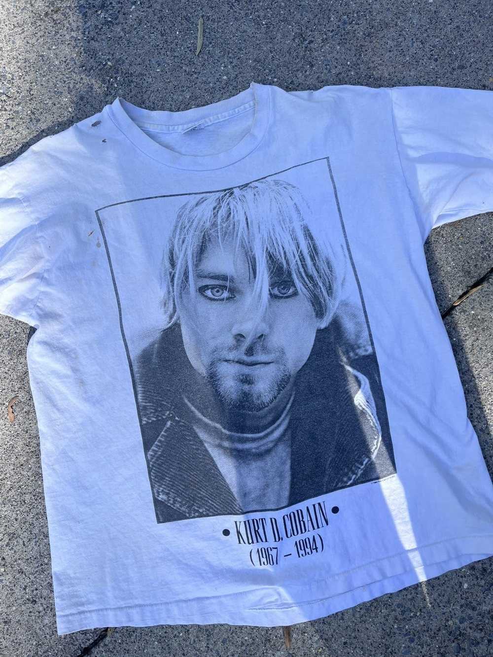 Vintage Vintage 1994 Kurt Cobain tshirt - image 4