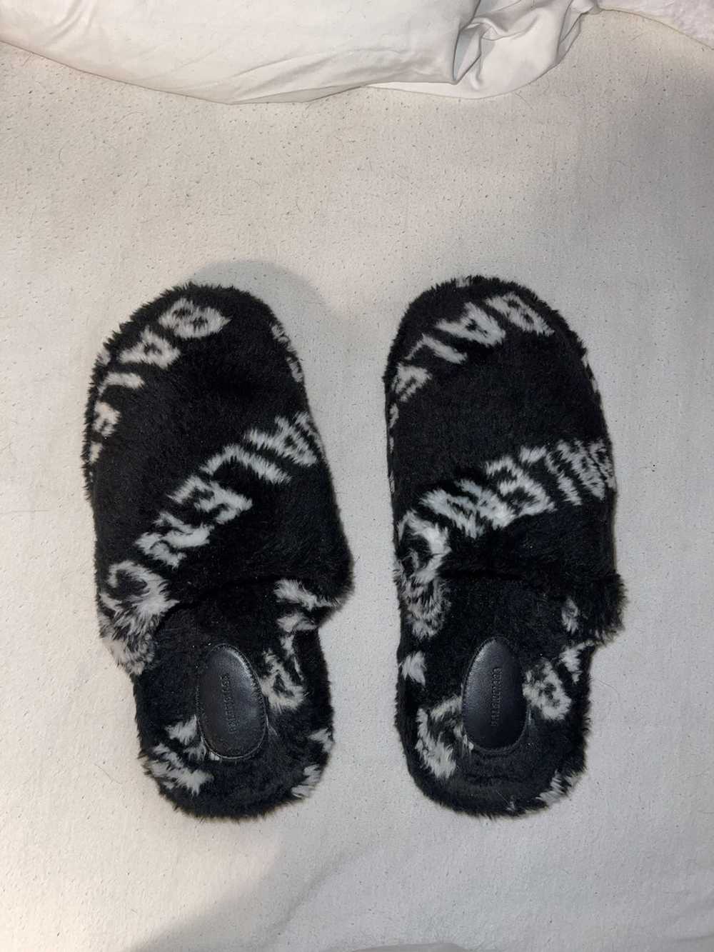 Balenciaga faux fur logo slippers - image 1