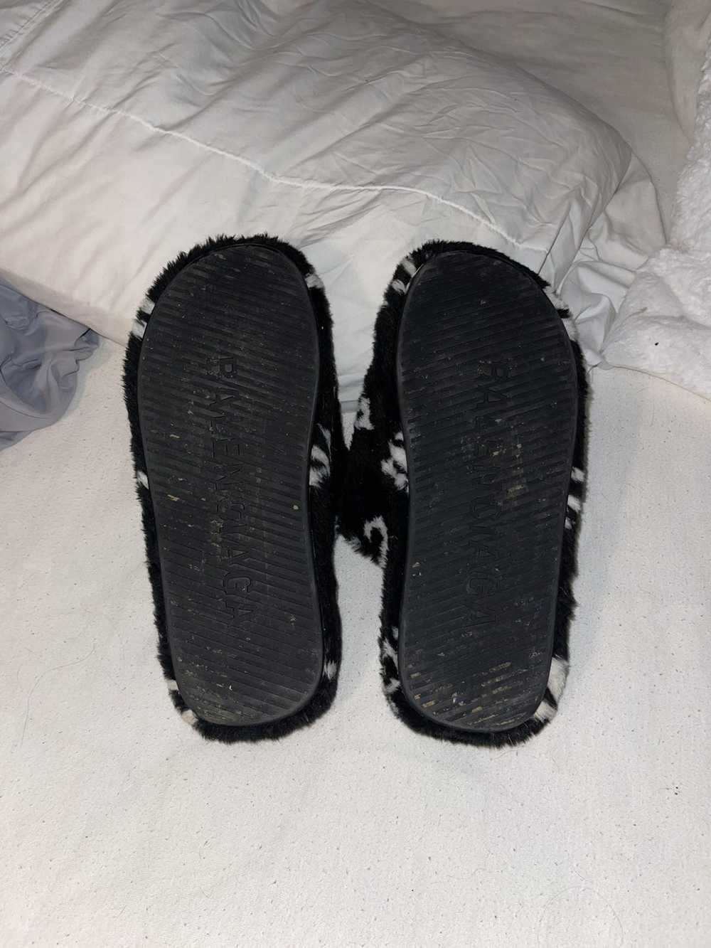 Balenciaga faux fur logo slippers - image 3