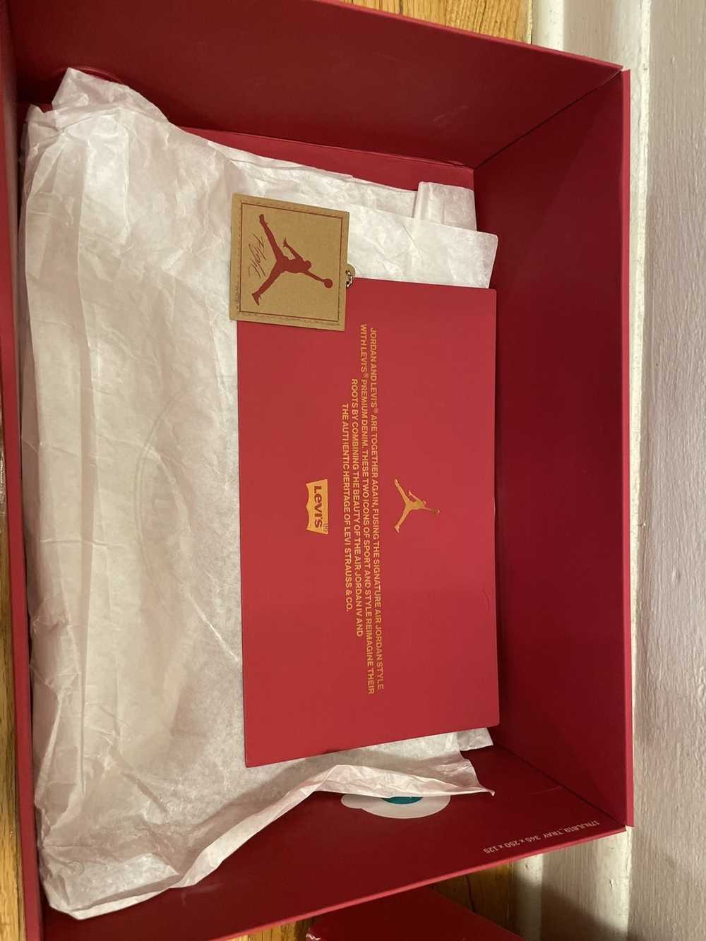 JM Sneaker Care - Louis Vuitton OFF - WHITE x Nike Air Jordan 1 10 US / 44  EUR ( Sample Pair ) Excellent condition may natanggal na maliit sa  sockliner (solid lang psg) 2498