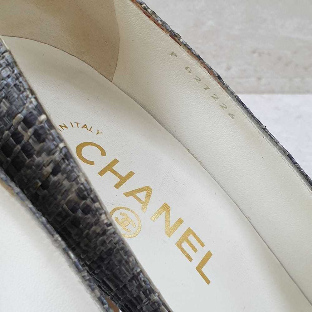 Chanel Tweed heels - image 7