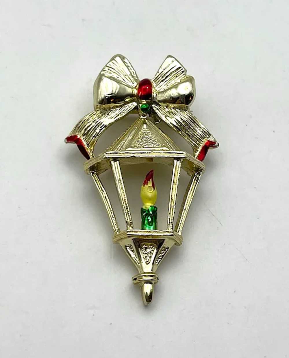 GERRYS signed Christmas Candlelight Goldtone Broo… - image 3