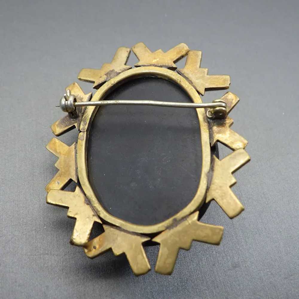 Art Deco Era Molded Glass Cameo Brooch, A Classic… - image 3