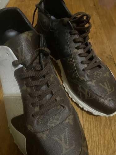 LOUIS VUITTON Epi Monogram Calfskin Mens Run Away Sneakers 9.5 Black  1252799