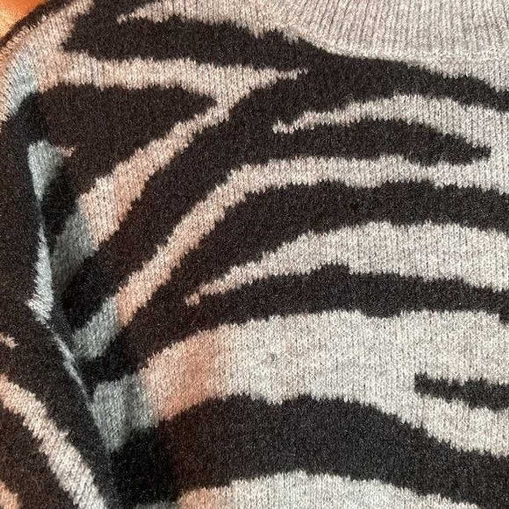 Nine West L Nine West tiger stripe sweater. Black… - image 1