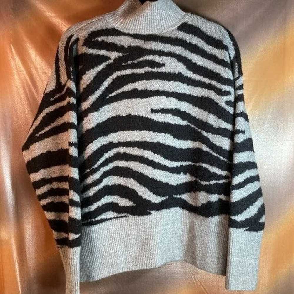 Nine West L Nine West tiger stripe sweater. Black… - image 2