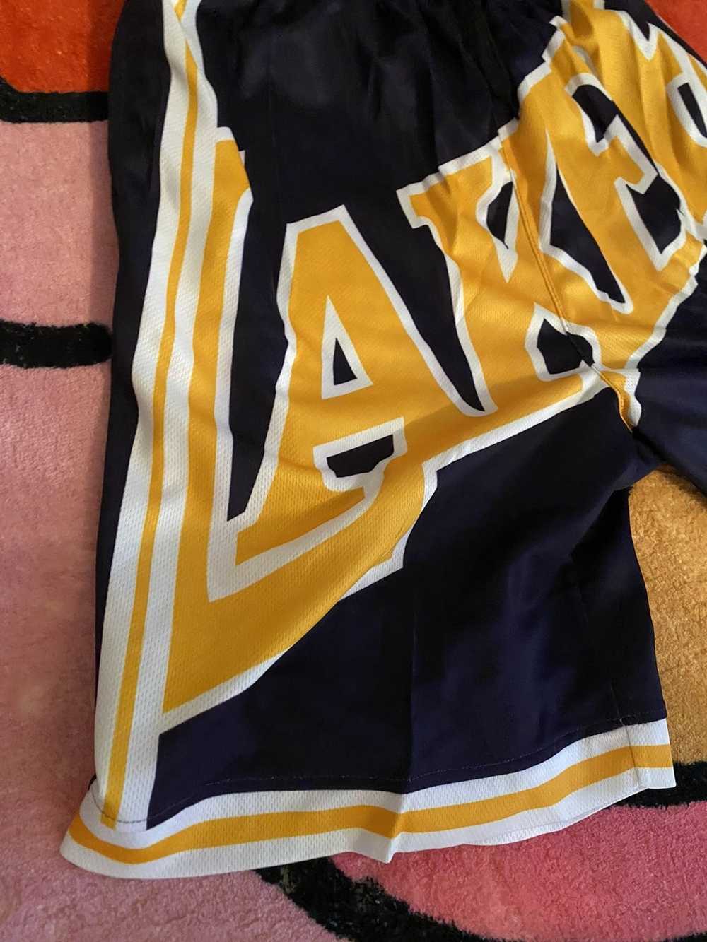 NBA × Vintage Vintage Los Angeles Lakers Shorts - image 2
