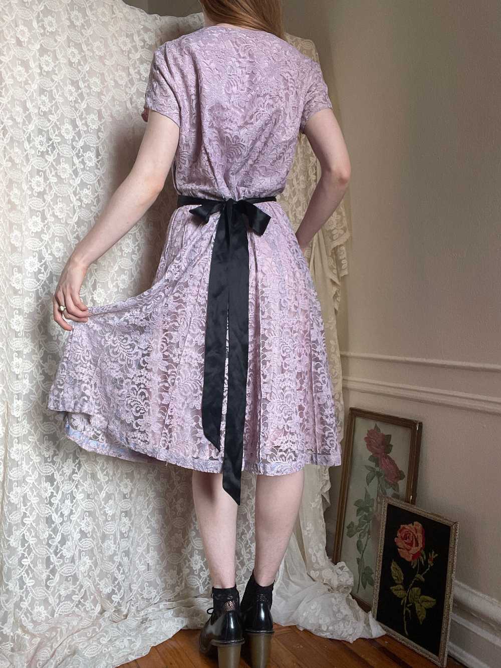 1950s Lilac Light Purple Lace Midi Dress - image 10