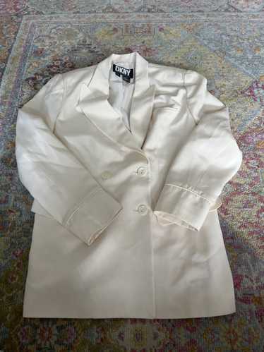 DKNY Gorgeous 100% silk lined blazer in excellent 