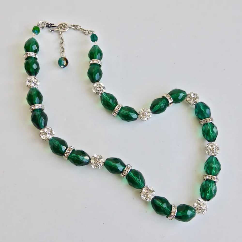Necklace of Emerald Green Faceted Glass and Cryst… - image 3