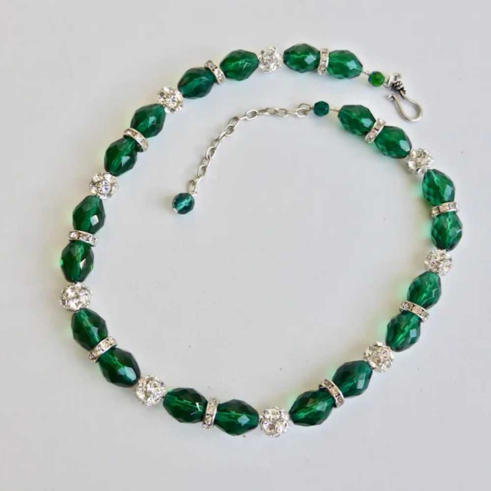 Necklace of Emerald Green Faceted Glass and Cryst… - image 5