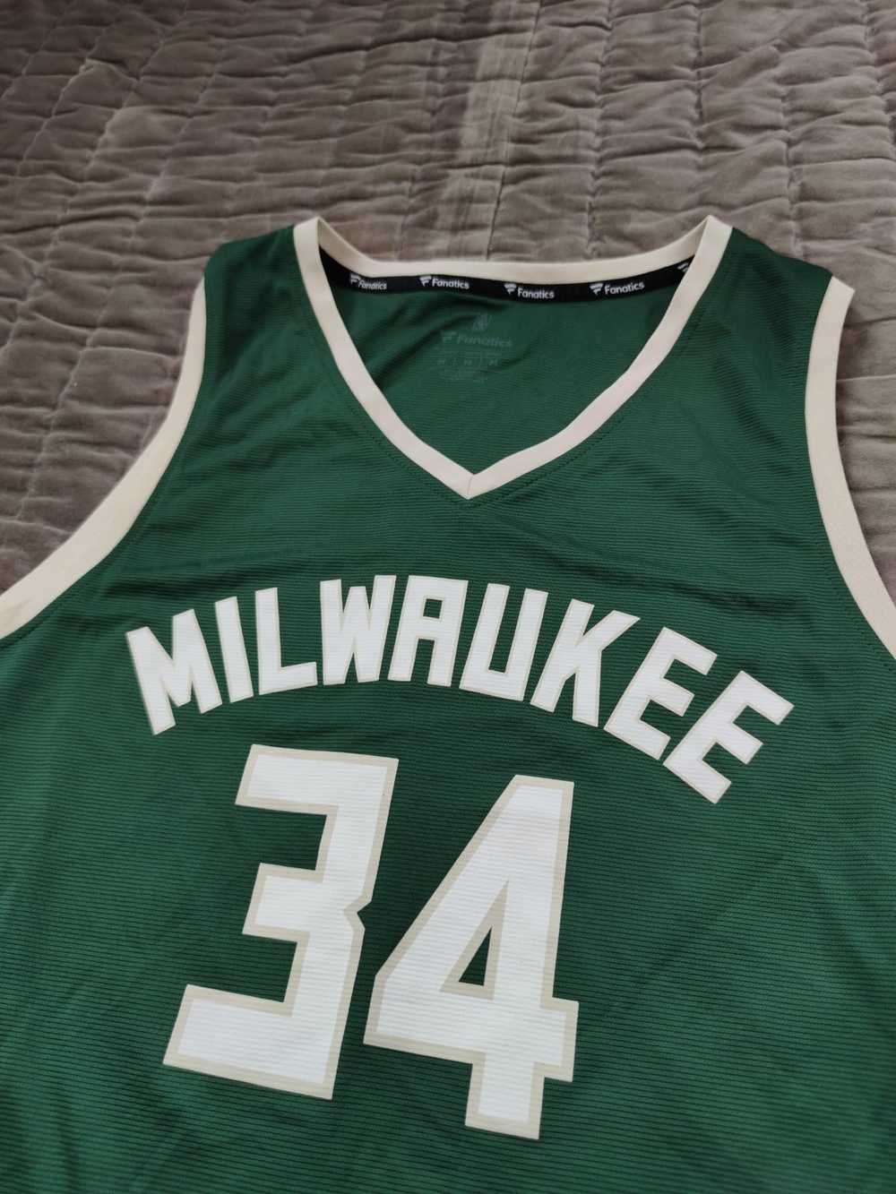 Vintage Giannis Antetokoumpo #34 Milwaukee Bucks … - image 2