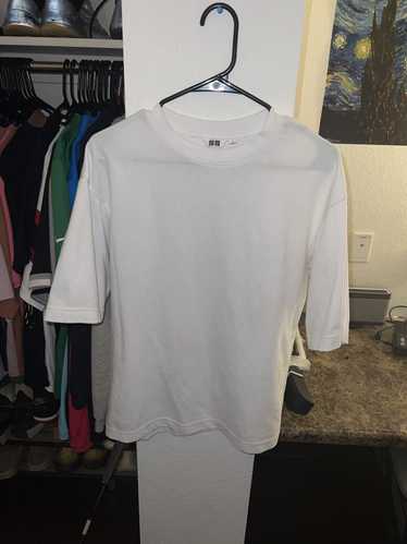 Uniqlo White Uniqlo T-Shirt (Small)