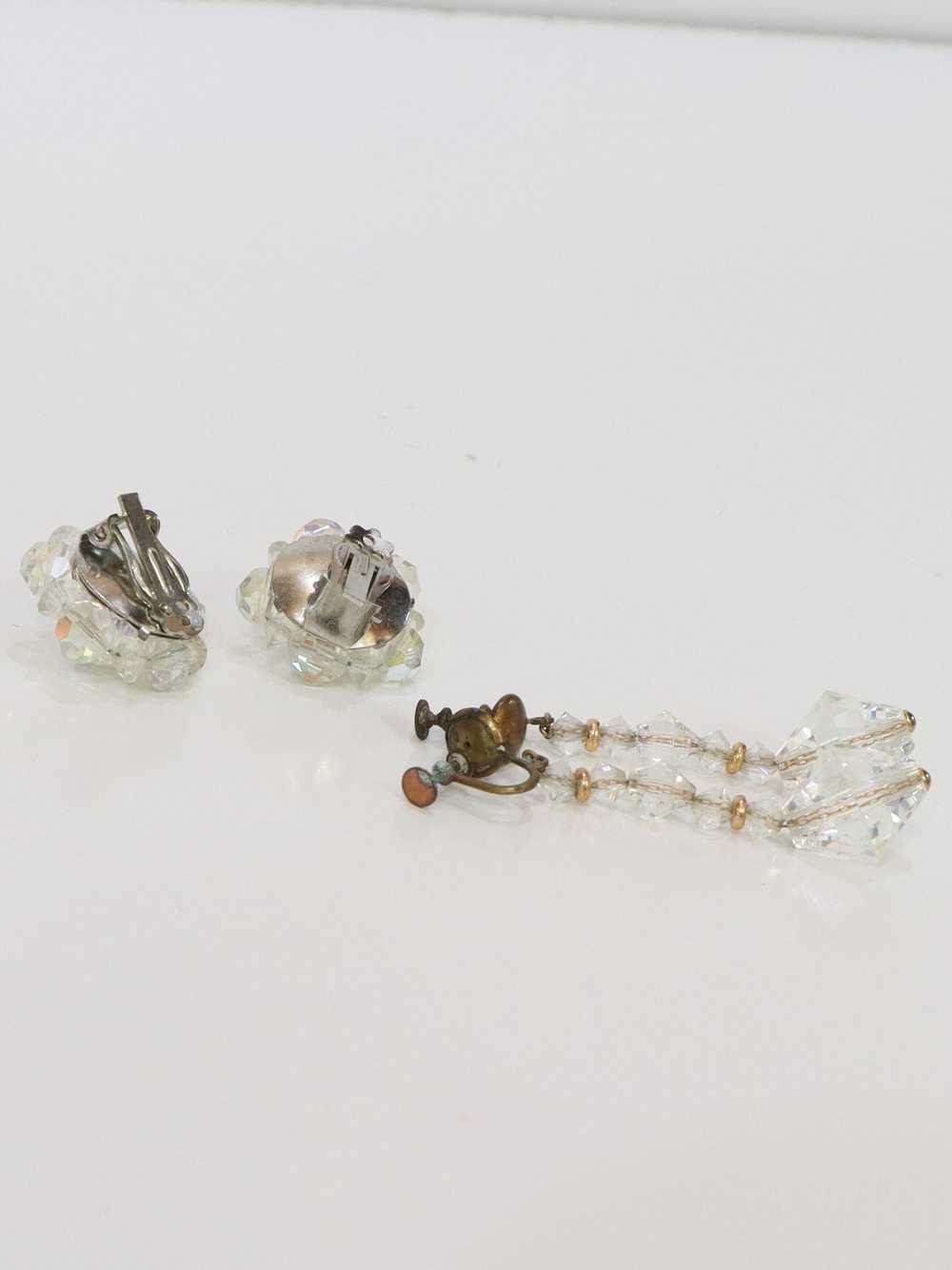 1950's Womens Clip On Earrings - image 3