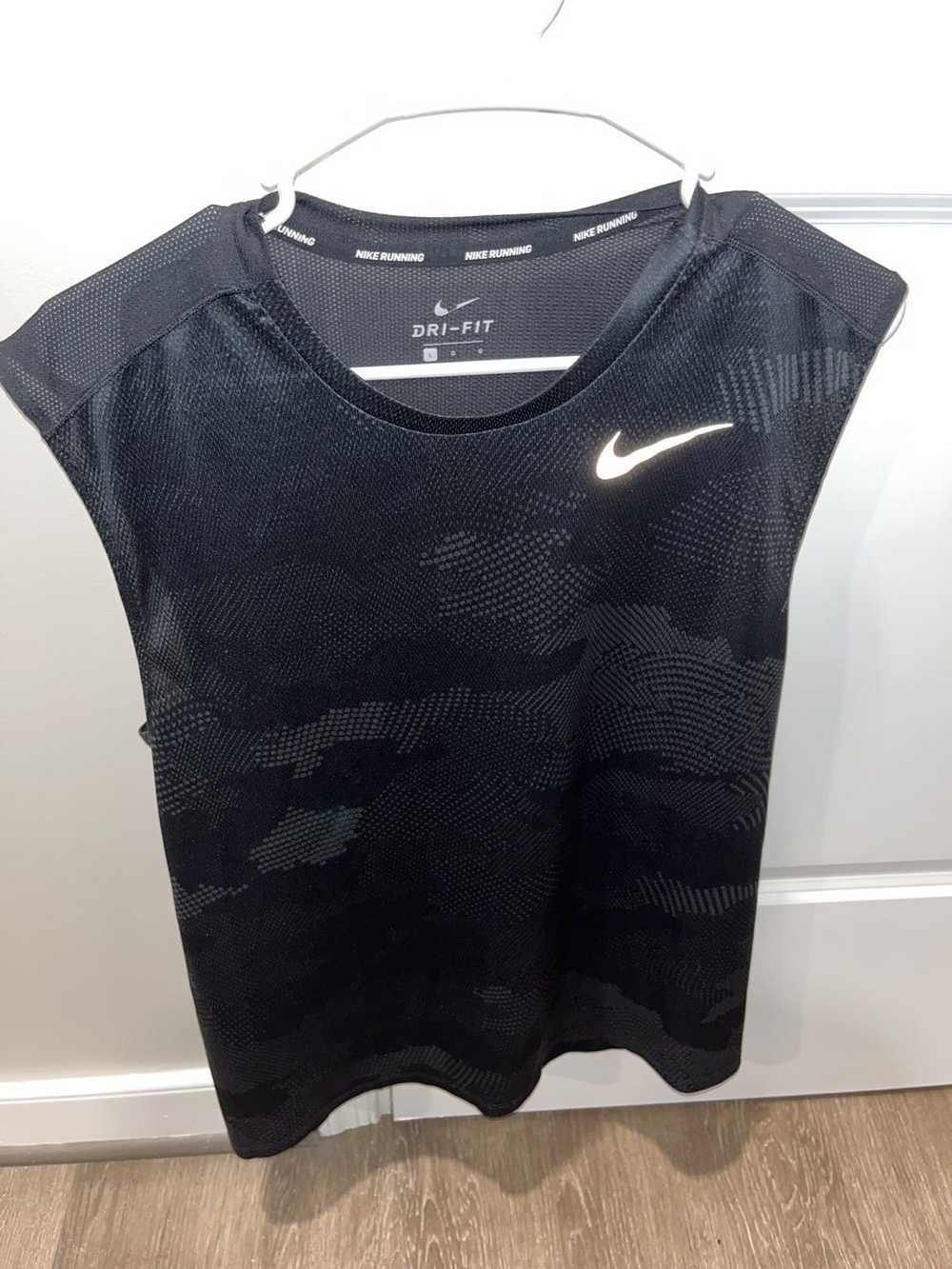 Nike Nike Running Sleeveless Shirt/Tank - image 1