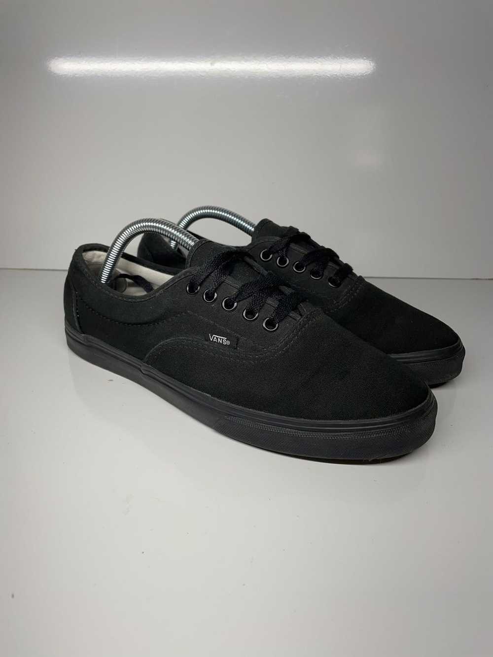 Vans mens triple black vans era skateboarding sho… - image 1