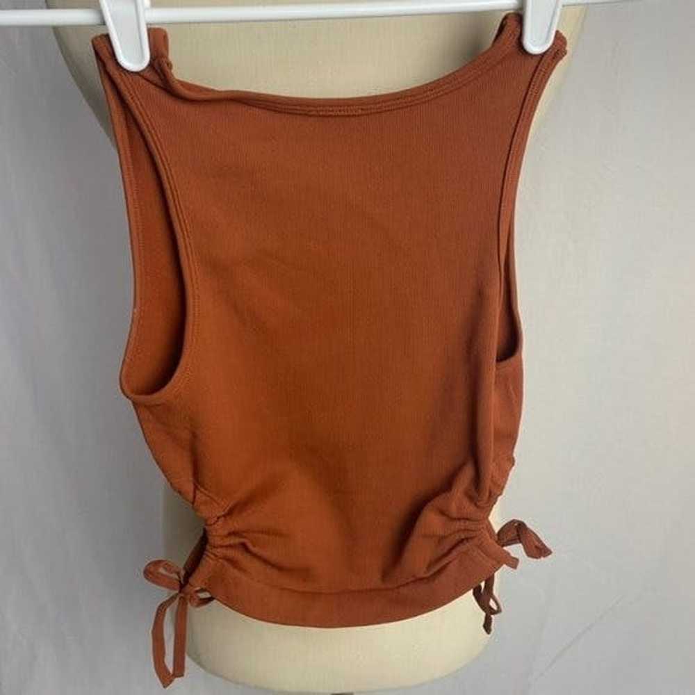 Express Rust Colored cropped ribbed tank with sid… - image 3