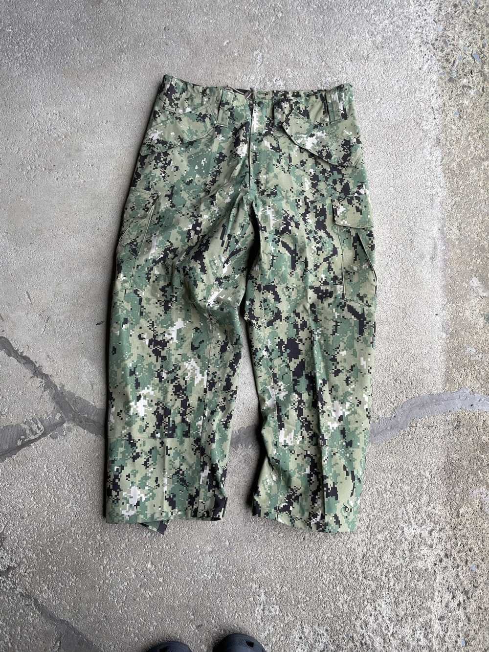 Military × Streetwear Military camo cargo pants - image 1