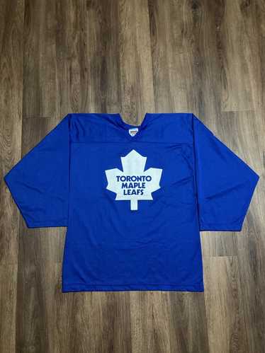 Antigua Toronto Maple Leafs Women's Grey Axe Bunker Hooded Sweatshirt, Grey, 86% Cotton / 11% Polyester / 3% SPANDEX, Size 2XL, Rally House