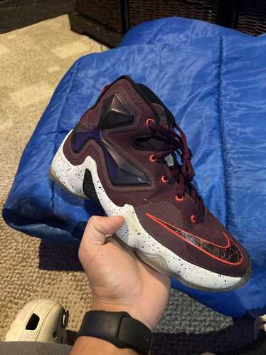 Nike Lebron 13 written in the stars